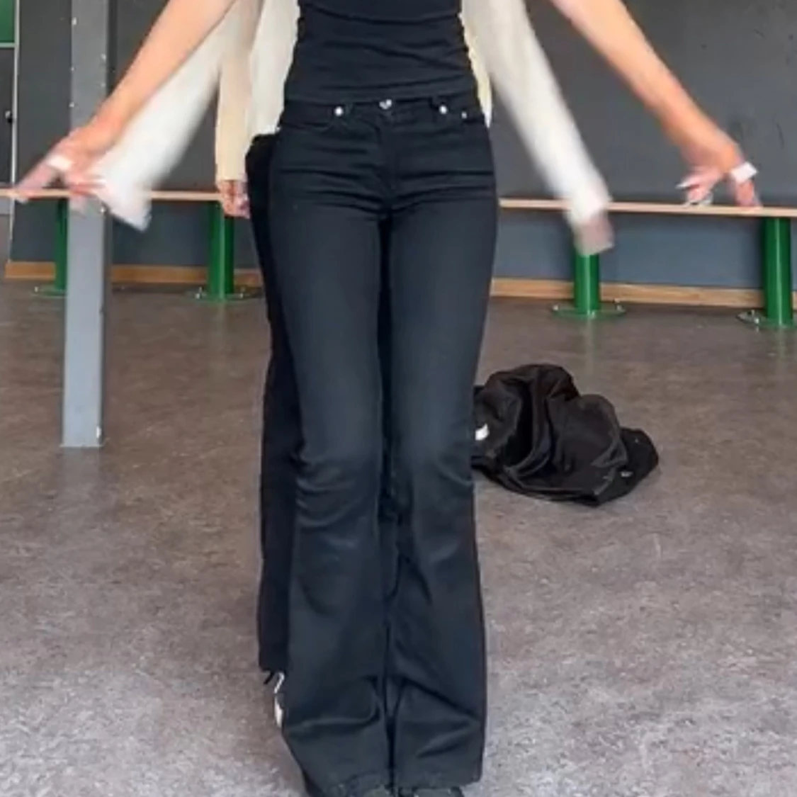 Svarta lågmidjade  bootcut jeans