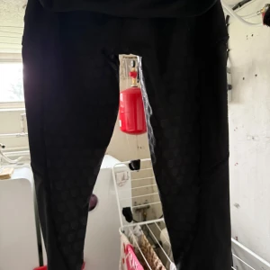 Svarta mayadelorez rid tights  - Svarta mayadelorez rid tights i storlek S. Skickas nytvättade