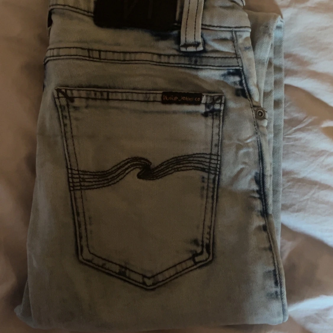 Ljusblå jeansbyxor från Nudie Jeans - 1