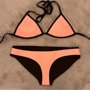 Triangl bikini överdel - Triangl bikini. Säljer endast överdelen i storlek S💗