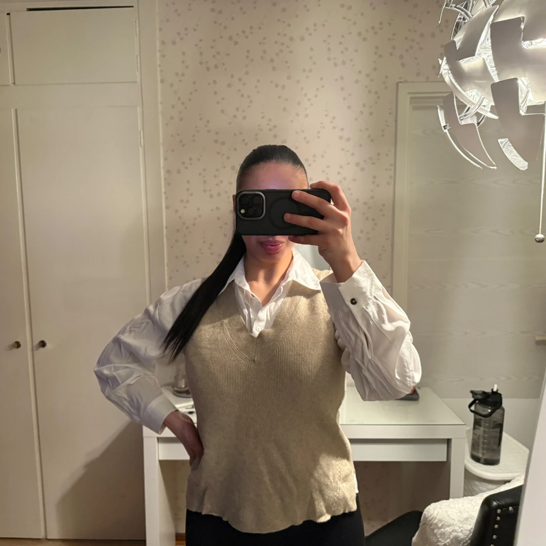 Beige stickad väst från Vila - 2