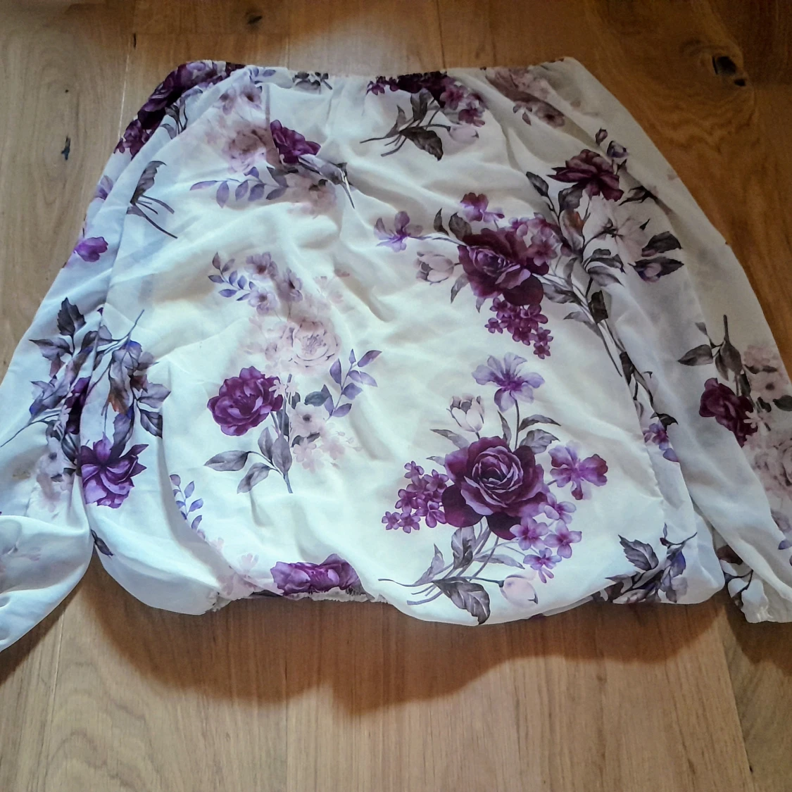 Nwot Hollys blus blommönster storlek S - 1