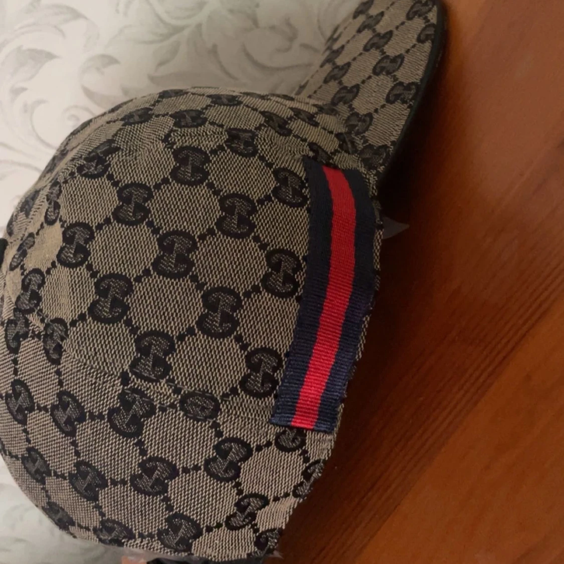 Beige mönstrad keps - 1