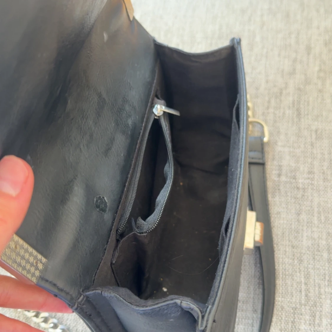 Svart quiltad axelväska - 2