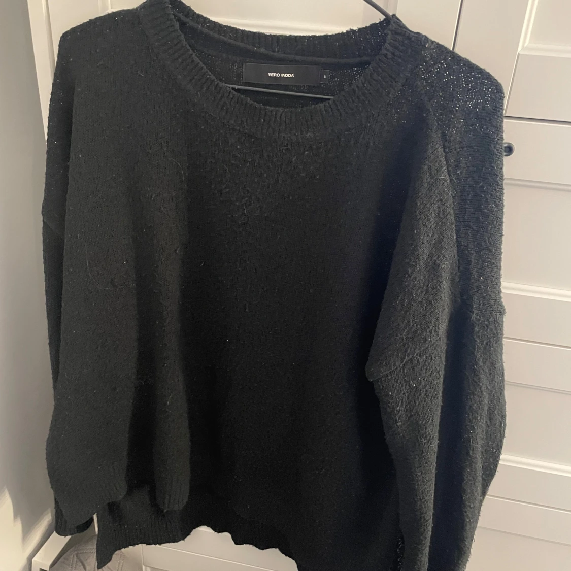 Svart stickad tröja från Vero Moda - 1