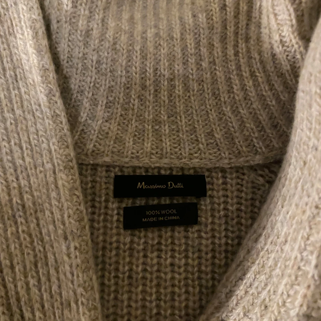 Beige stickad tröja från Massimo Dutti - 2