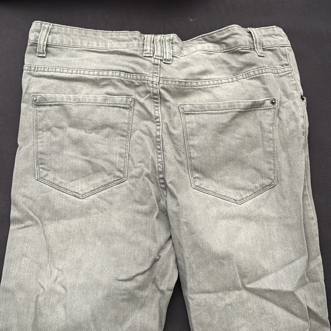Grå jeansbyxor från MAN - 2