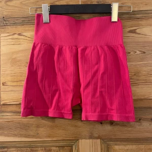 Träningsshorts - Rosa träningsshorts från h&m💝