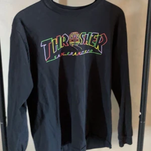 Svart långärmad tröja från Thrasher - Thrasher longsleeve i strl M, nyskick