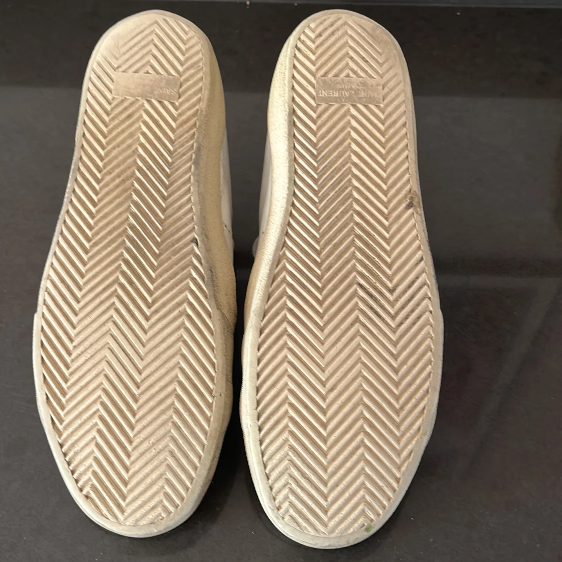 Vita sneakers från Saint Laurent - 1