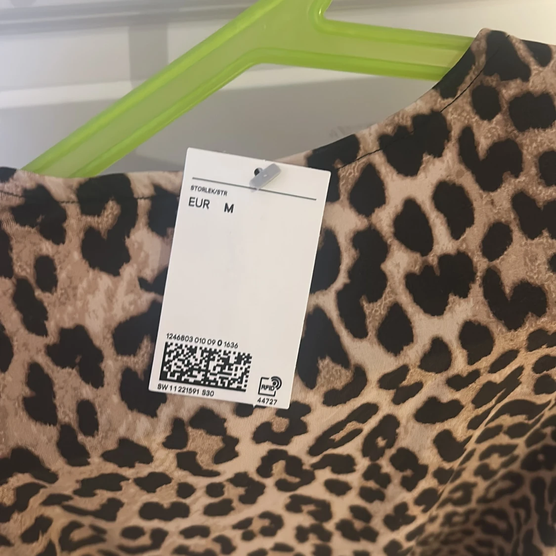 Leopardmönstrad långärmad topp - 1