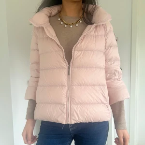 Jacka🥰🥰 - Suuperrr snygg tre kvarts ärmad jacka 🥰🥰 kontakta vid frågor!!!💕💕