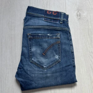 Dondup George Jeans - Sjukt feta Dondup George jeans🤩.  Storlek W33   L34  passar W31  L32    . Nypris 3000kr+, Säljs nu för endast 799kr😱, Skriv vid några funderingar🤔, Fraktas samma dag! 