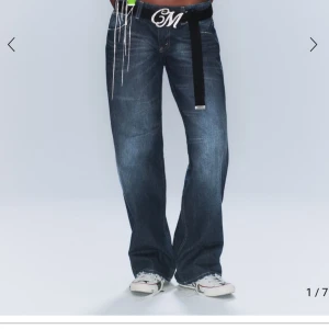 Baggy jeans - De perfekta jeansen från Cheap monday. Lågmidjade och baggy. Storlek 32/34