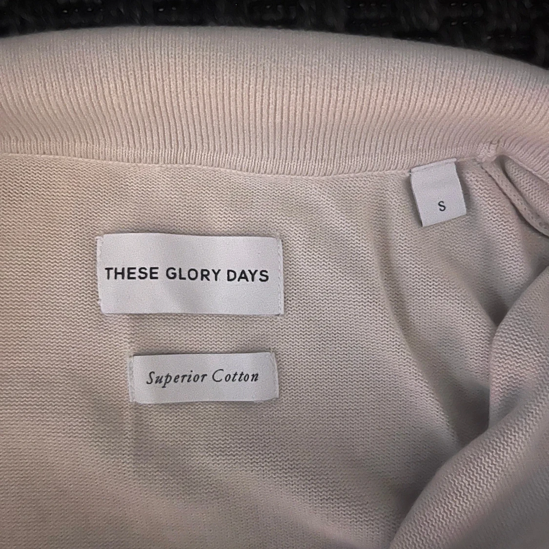 Beige långärmad tröja med dragkedja från These Glory Days - 1