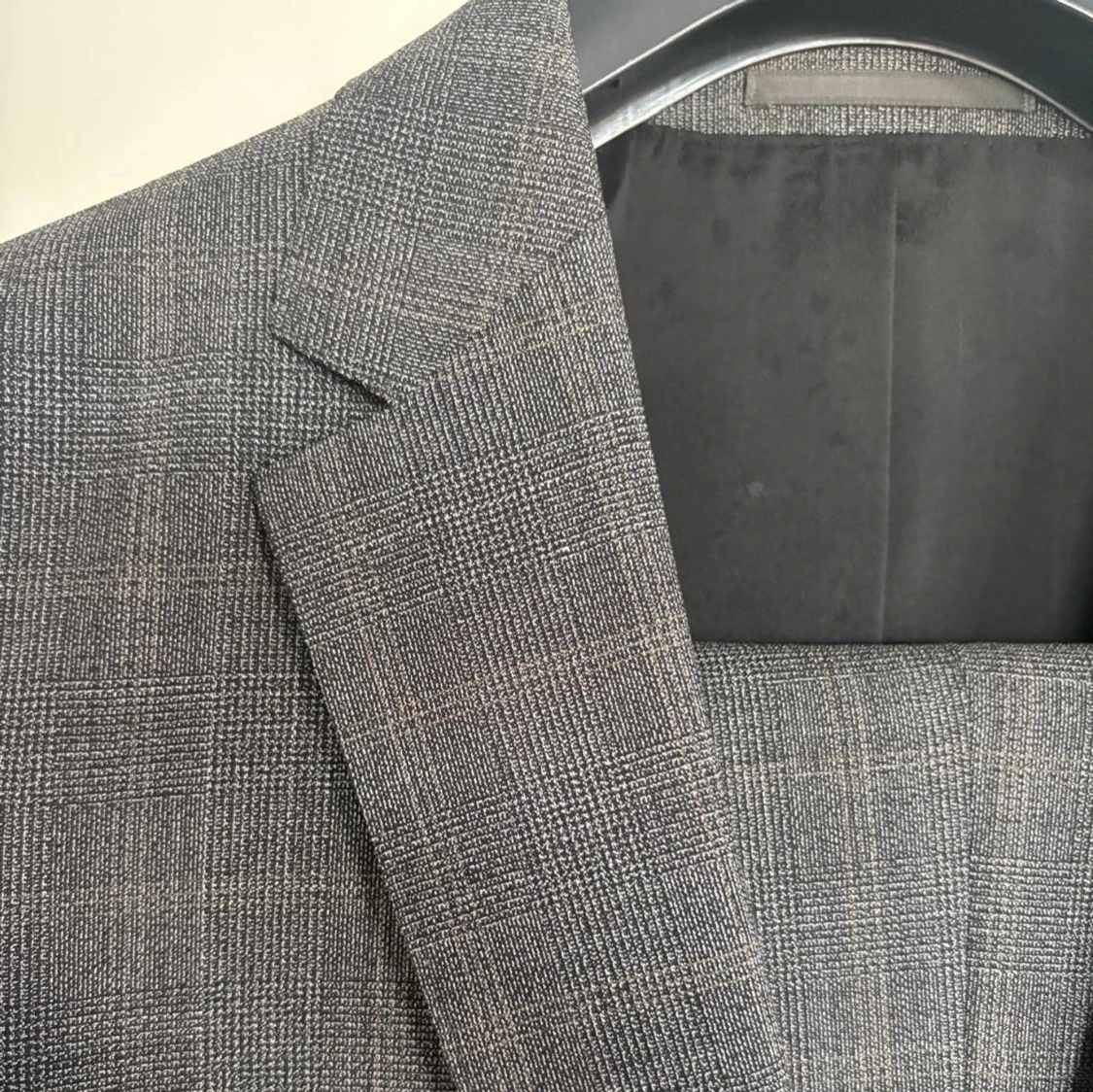 Grå rutig kostymsett från BOSS - 1