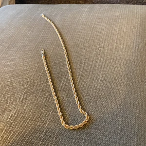 Cordell halsband  - Ett Cordell halsband guldplaterat kan förhandla med priset  