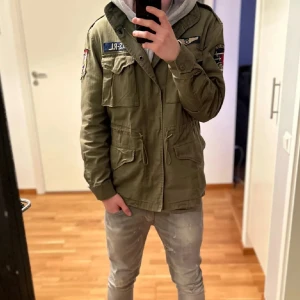 Ralph Lauren Field jacket - Ralph Lauren Field jacket ny med taggarna kvar i stl S men mer som M.
