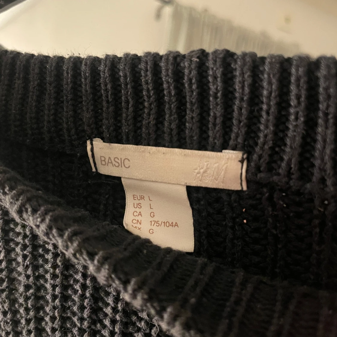 Svart stickad tröja från H&M BASIC - 2