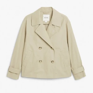 Trenchcoat  - Trenchcoat från Monki storlek XS. Jättefin perfekt till våren och sommaren.