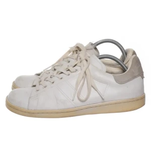 Isabel Marant sneakers  - Säljer dessa sneakers från Isabel marant💕 Köpta på Sellpy, säljer då de tyvärr blivit för små🫶🏼