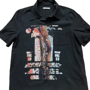 Svart kortärmad skjorta från Our Legacy - Storlek M