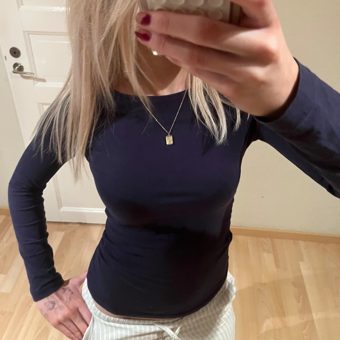 Mörkblå långärmad topp - 1