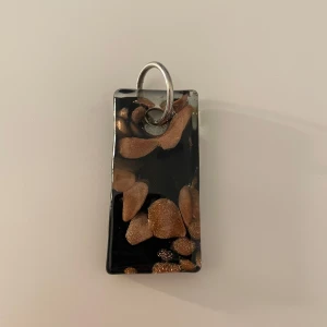 Glittrig nyckelring - Supercool nyckelring. 22kr i frakt tillkommer. Betalningen sker via Swish.