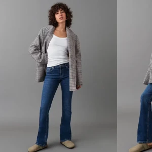 Blå bootcut jeans - Säljer dessa super snygga blå bootcut jeans skulle säga mid waist , säljer pågrund av att dem är försmå för mig nu, ser helt oanvända ut , skriv för mer bilder 💕