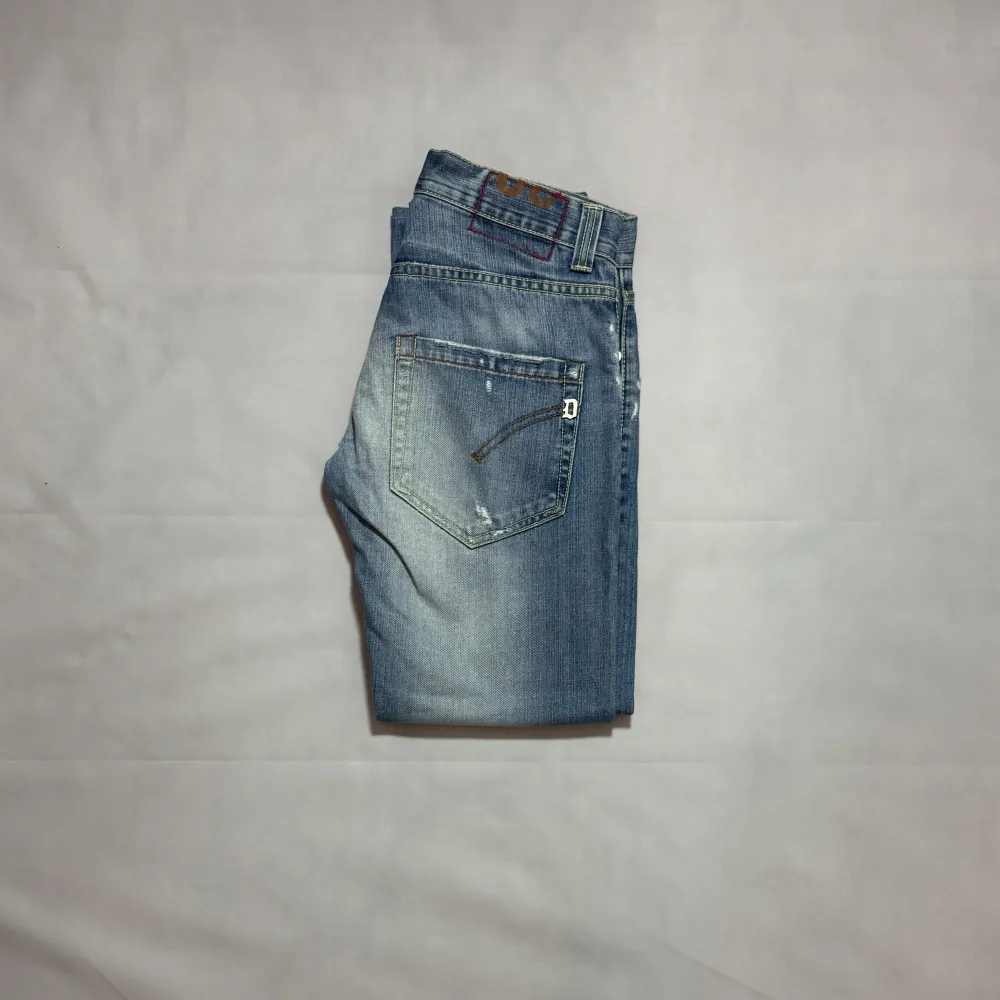 -model: Dondup GEORGE - Conditon: 7/10 - size W/30- retail price:3499 SEK. Farkut & Housut.