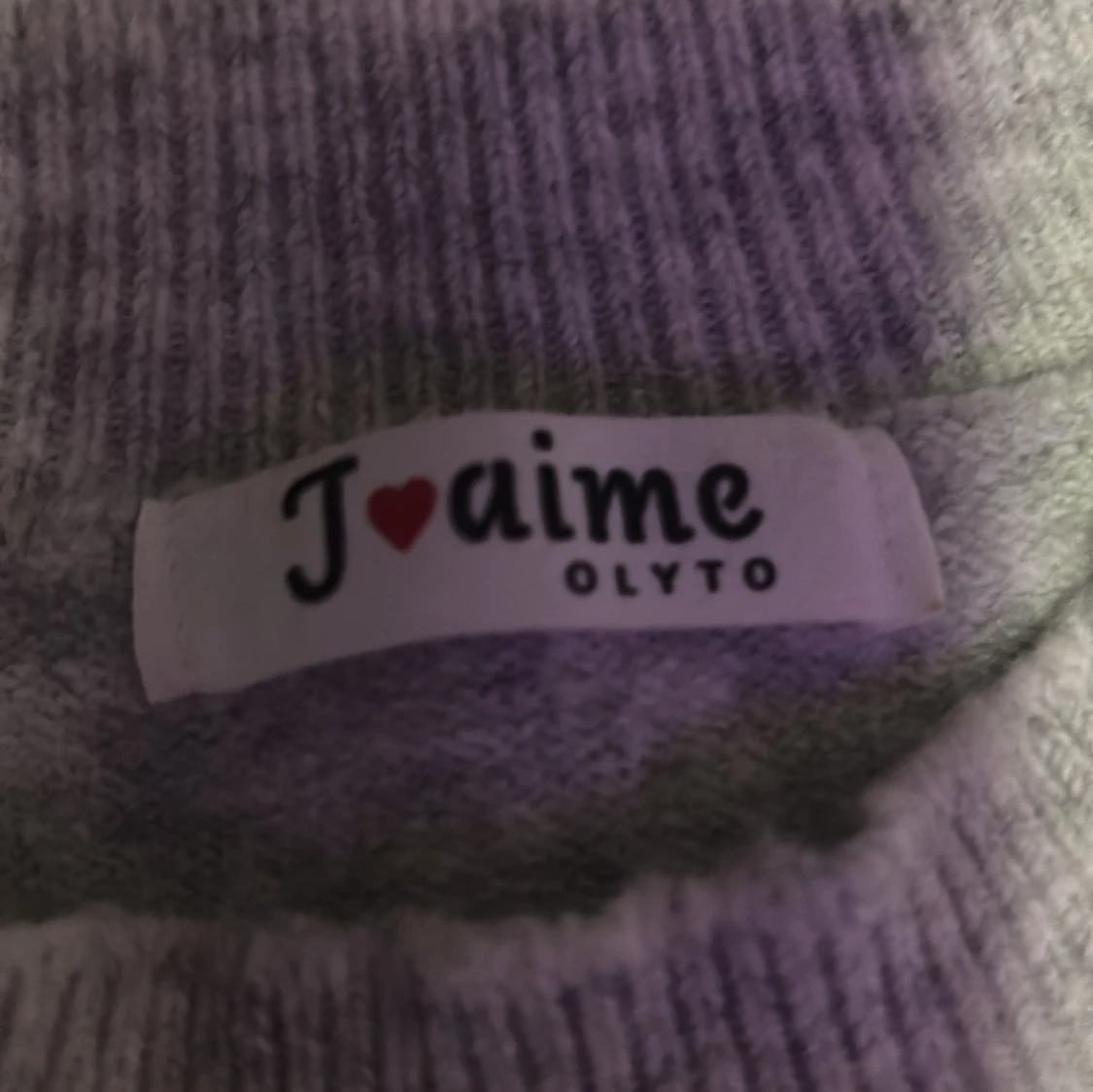 Grå stickad tröja från J'aime - 1