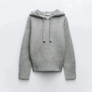 Zara hoodie - Stickad zara hoodie, som ny och nästan aldrig använt