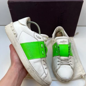 Valentino open - Valentino open skor i storlek 40 men passar 41 Skick 8/10 Pris 1699kr | Ingår Box dustbag tags skosnören Fraktar spårbart med PostNord 