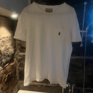 T-shirt  - Använd några få gånger bara