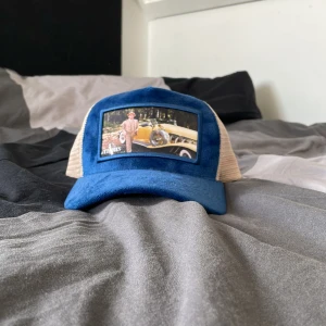 The great gatsby keps - Säljer en velvet keps från brand of tiaris som inte kom till användning 