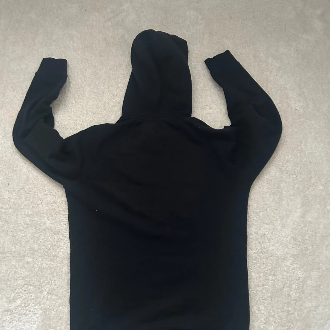 Svart hoodie från Gymshark - 1