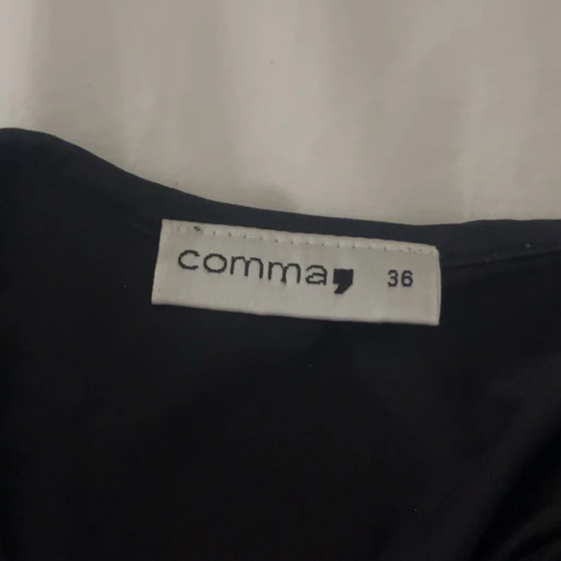 Svart topp från Comma - 1