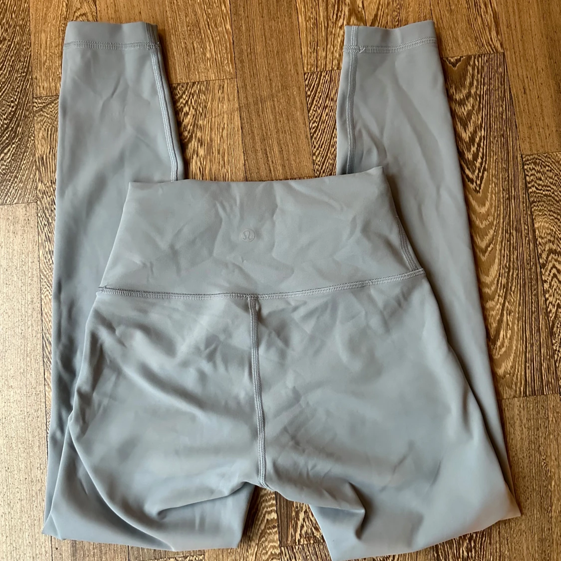Grå leggings från Lululemon - 1