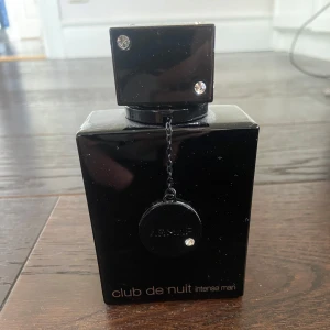 Club de nuit intense man parfym - En riktigt god doftande parfym, bara ett fåtal sprit har använts. Hör av er vid funderingar 😀 