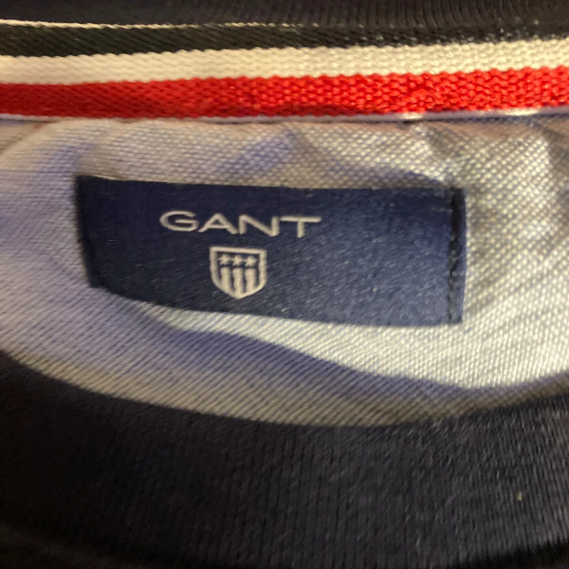 Mörkblå sweatshirt från GANT - 3