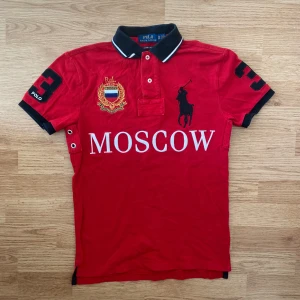 Ralph Lauren Milan Polo / Pike - !skicka bud för snabb affär! Fet Ralph lauren Moscow pike, storlek xs i mycket bra skick. Skriv om ni undrar någonting📲