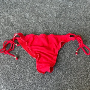 Bikini underdel - Säljer snygg bikiniunderdel! Liten defekt (se bild 3)!