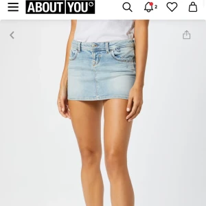 Ljusblå jeanskjol från LTB - Säljer en ljusblå mini jeanskjol från LTB då den inte passar. Super fint skick 