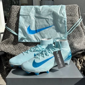 Nike Superfly 10 Elite FG fotbollsskor  - Nike Zoom Superfly 10 Elite FG 🇪🇺43       helt nye med box,påse och tags!                         Hör av er för mer info🤩