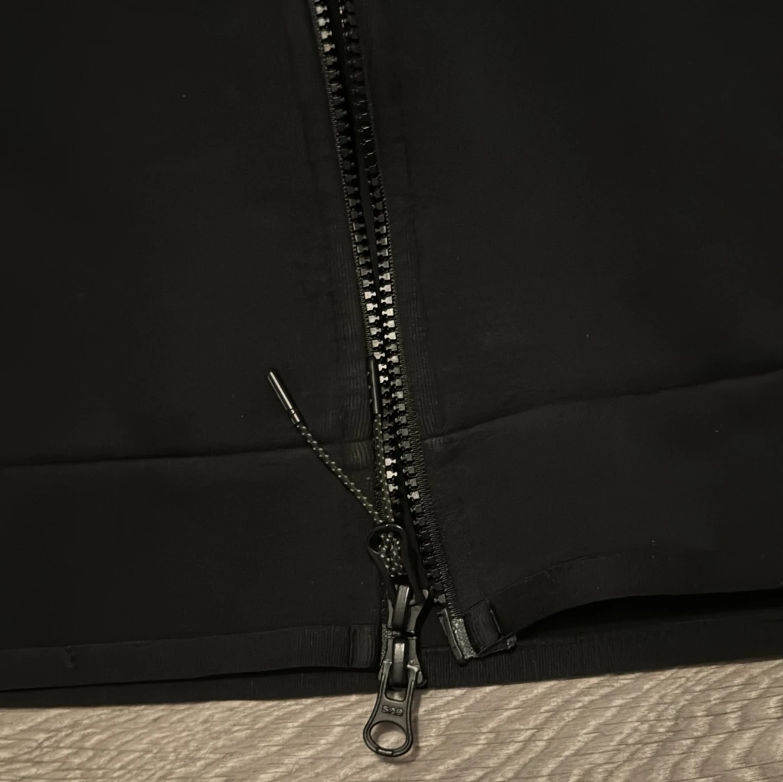 Svart huvudtröja Nike Teck  - 1