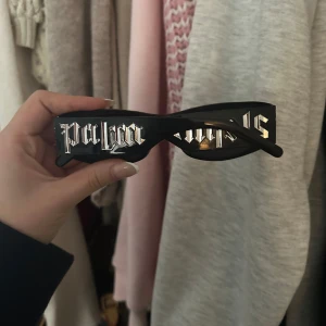 Palm angels solglasögon - Super snygga, knappt använda ❤️(VET EJ OM ÄKTA!)