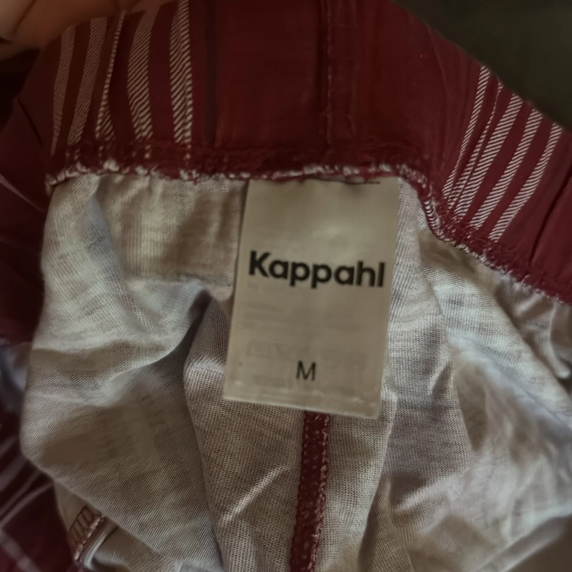 Vinröda rutiga byxor från Kappahl - 2