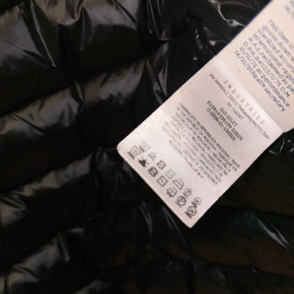 Svart dunväst från Moncler - 2