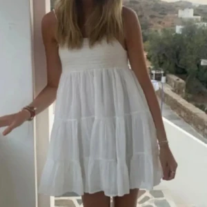 Klänning Zara  - Endast använd en gång