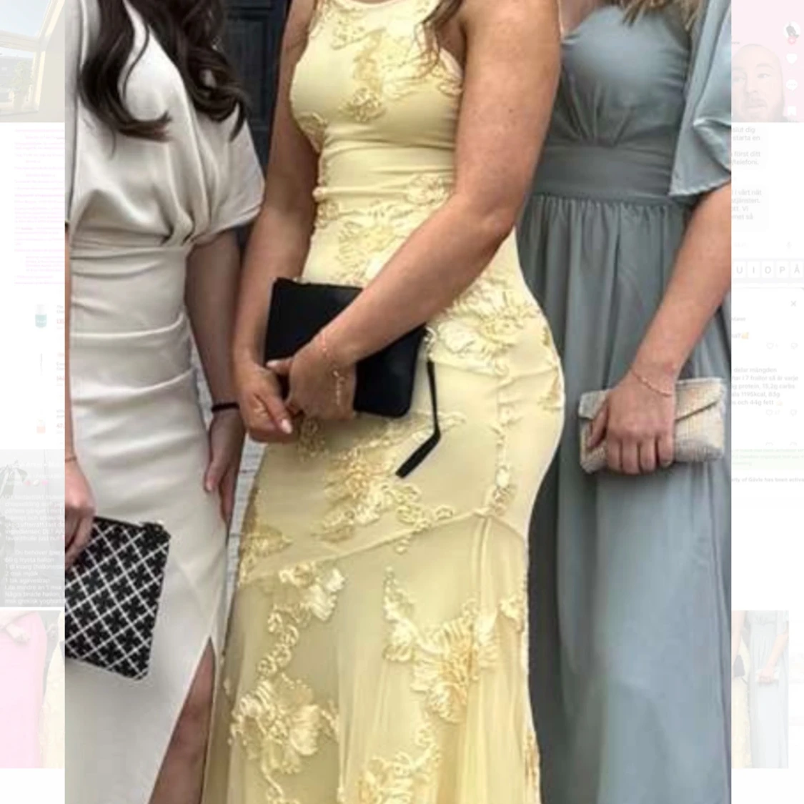 Gul långklänning med spetsdetaljer - 1